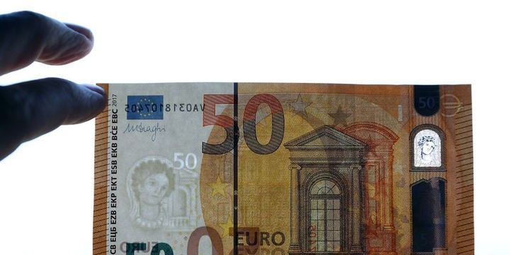 Dövriyyəyə yeni 50 avroluq əsginaslar buraxılır