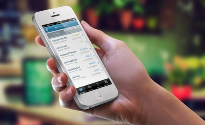 Azərbaycanda da ənənəvi bankçılıq sıradan çıxır