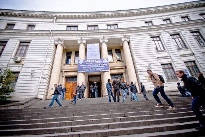 Tbilisidə iqtisadiyyat ixtisası üzrə təhsil al - qəbul elan edildi