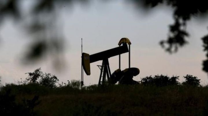 Neft üçün pis xəbərlər gəlir, qiymətlər düşür
