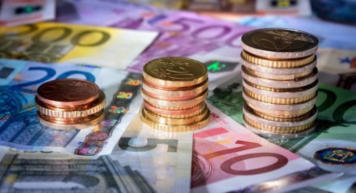 Avro 32 ayın ən yüksək səviyyəsinə qalxdı