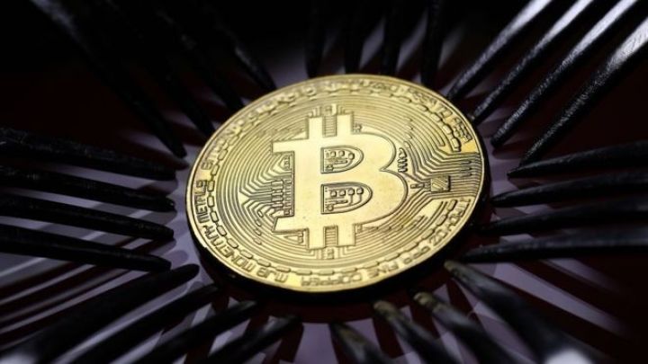 Bitcoin sürətlə ucuzlaşır - 13 min dollardan da aşağı düşdü