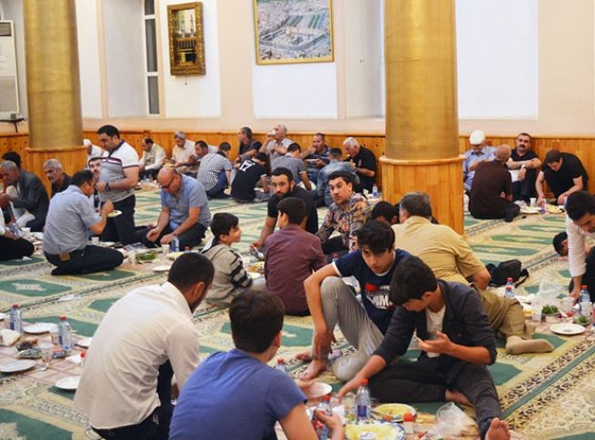 NIKOIL | Bank bayram iftarı təşkil etdi