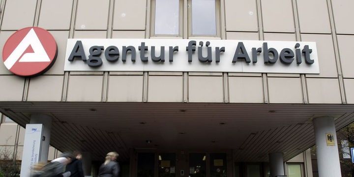 Almaniyada işsizlik rekord aşağı səviyyəyə düşüb
