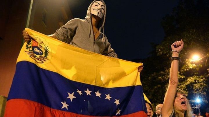 Venesuela iflas etdi!