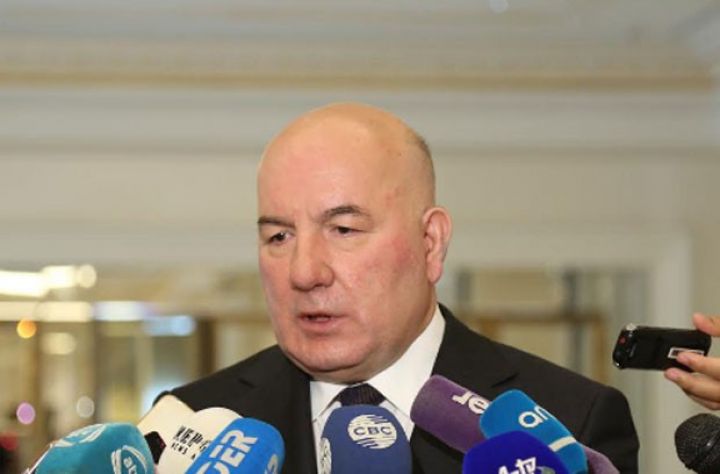 "Banklarda 6,5 milyard manat var, kreditlərə yönəldilmir"