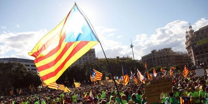 "Seçicilərin 88%-i Katalonyanın müstəqilliyinə səs verib"