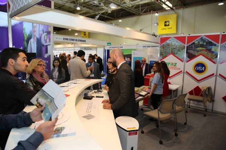 "Veysəloğlu Qrup" iş axtaran tələbələr və məzunlar üçün informasiya sessiyaları təşkil edib