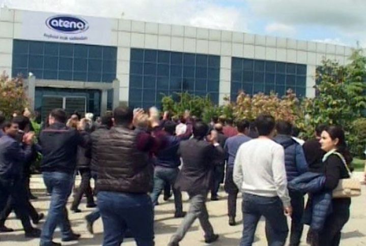 “Atena”nın 250-dən çox işçisi etiraz aksiyası keçirdi