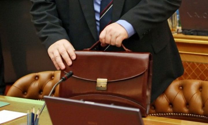 Nazir özünə köməkçi təyin etdi