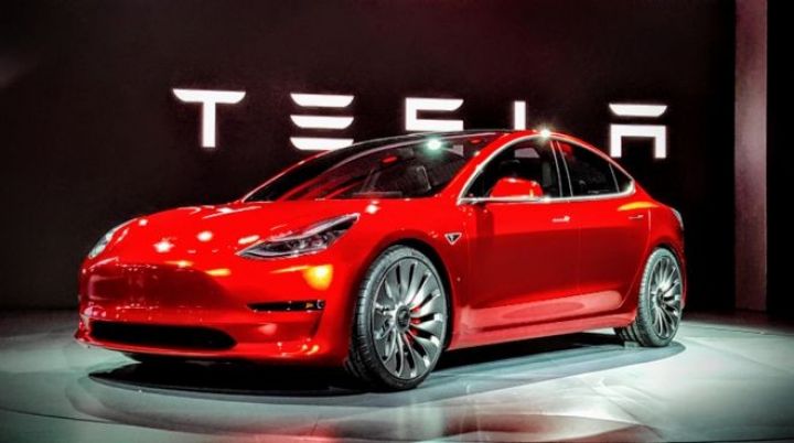 Tesla-dan rekord zərər!