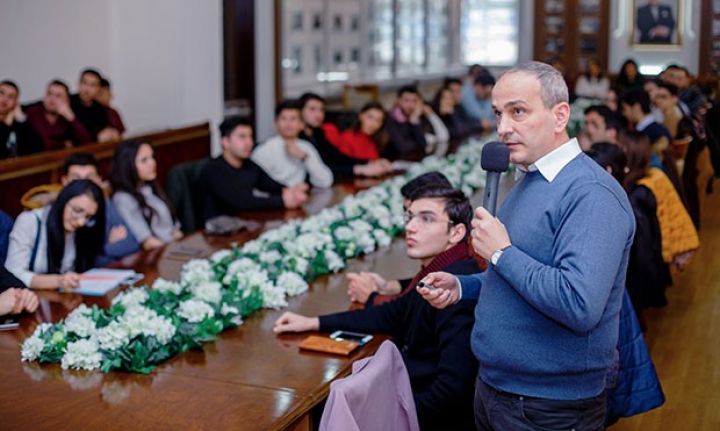 AccessBank UNEC-də "açıq dərs" keçirib