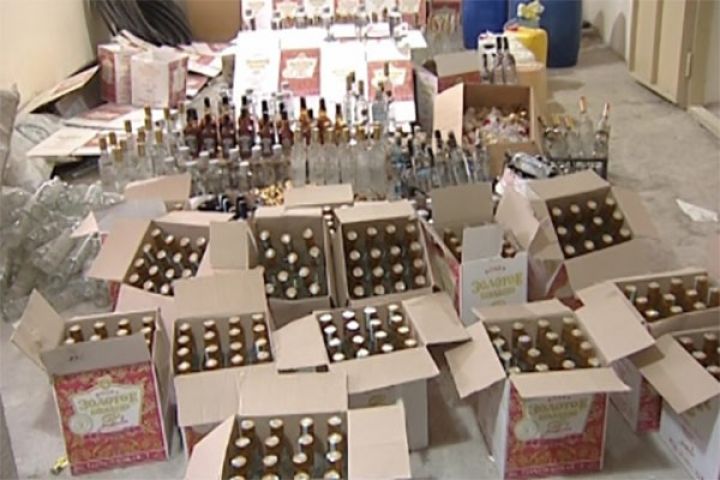 Gömrük Komitəsi: Ölkəyə təhlükəli içkilər gətirilmir  