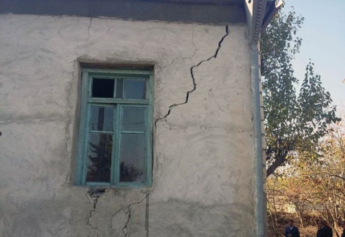Zaqatalada zəlzələdən sonra 2 minə yaxın evdə çatlar yaranıb
