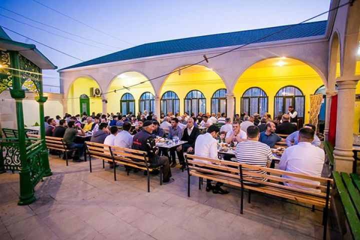NIKOIL | Bank - dan bayram iftarı