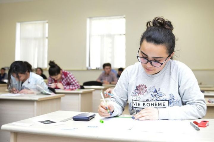 Ali məktəbə ərizə verənlər sürətlə azalır