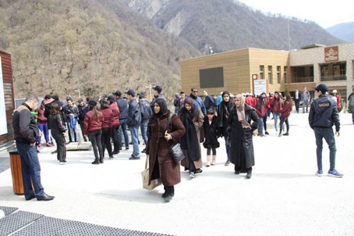 Qonaqlar kirayə ev tapmaqda çətinlik çəkiblər - QƏBƏLƏYƏ NOVRUZ AXINI