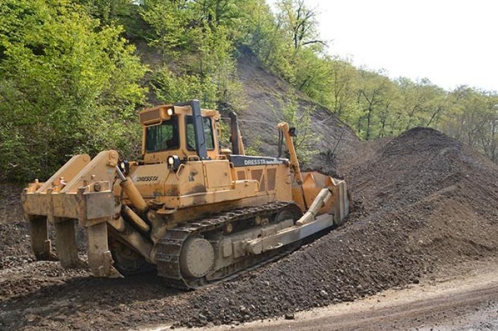 Turizmin inkişafına təkan verəcək yol yenidən qurulur 