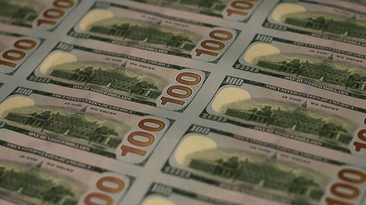 Dollarlaşma yenidən artıb 