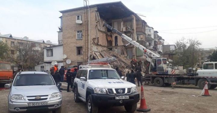 İcra başçısının müavini: “İki ailə dağıntılar altında qalıb”