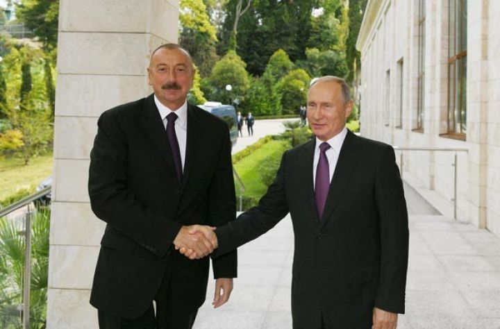 Əliyev və Putin görüşdü
