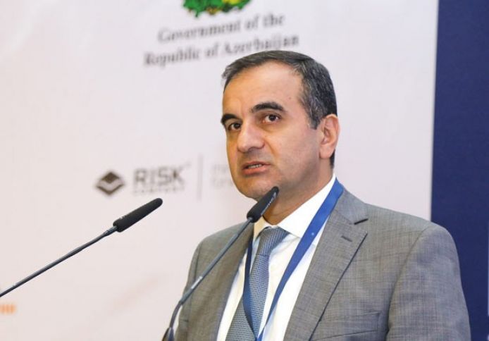 "Çalışırıq ki, əməkdaşlarımız eyni yerdə 1 ildən çox işləməsin"