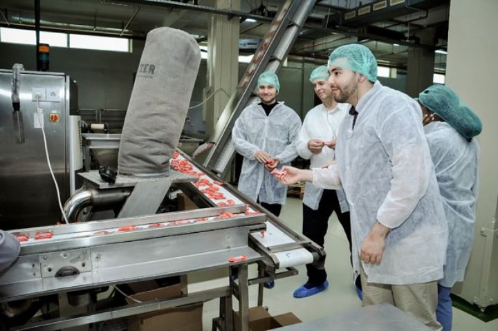 Almaniya universitetinin müəllim və tələbə heyəti “Ulduz” Şokolad Fabrikində qonaq olublar