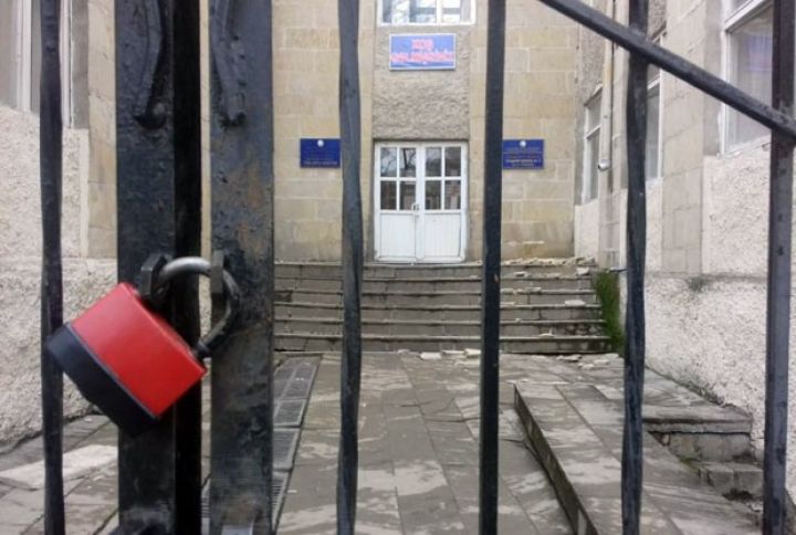 Zəlzələ nəticəsində 5 məktəbdə çatlar əmələ gəlib - YENİLƏNİB