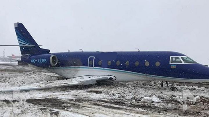 Azərbaycan aviaşirkətinə məxsus təyyarə zolaqdan çıxıb