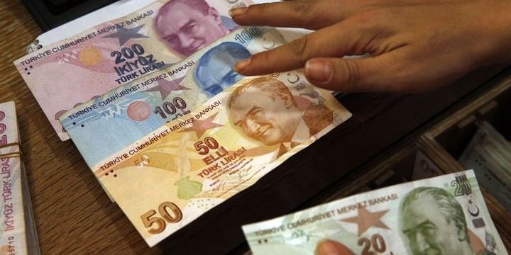 Türk Lirəsi 2019-a ucuzlaşma ilə başlayıb