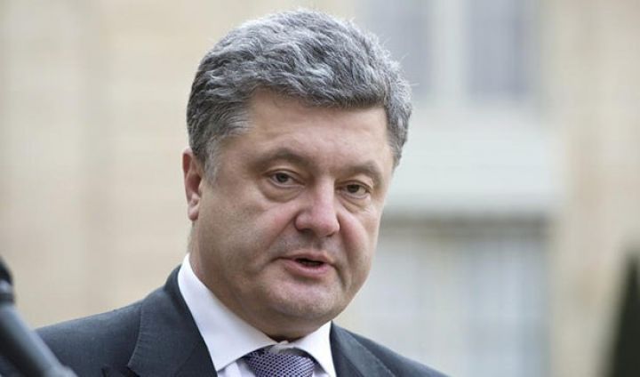 Bank hesabından 34 milyon dollar nağd pul çəkib