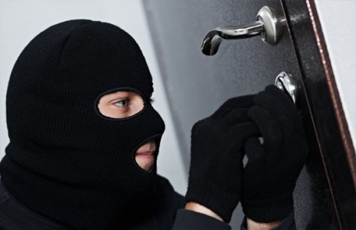 Bakıda Hindistanlı iş adamlarının şirkətlərindən 220 min manatlıq oğurluq olub