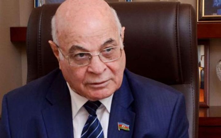 "Deputatın vəsiqəsini girov qoymaqla borc götürməsi məsələsinə komissiyada baxıla bilər"