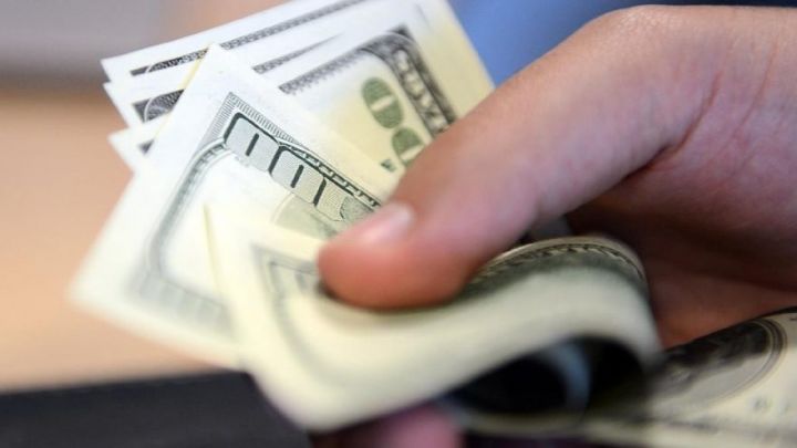 Banklarda Dollar, Avro, Rubl və Lirənin alış-satış qiymətləri