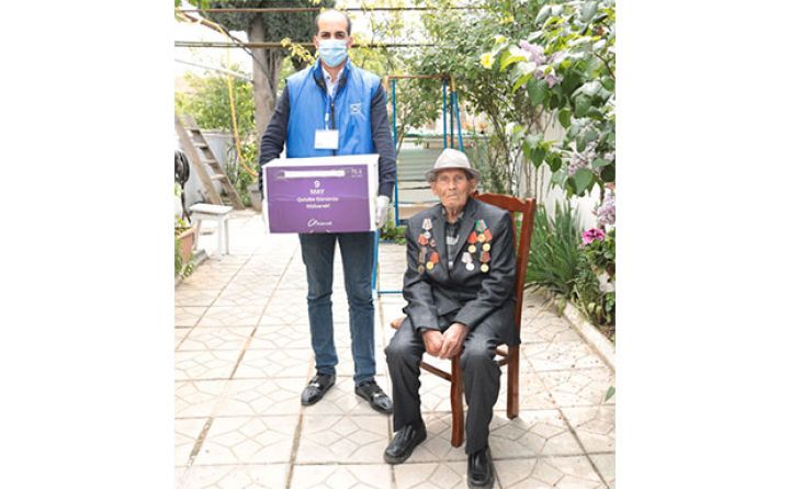 Azercell veteranları təbrik etdi