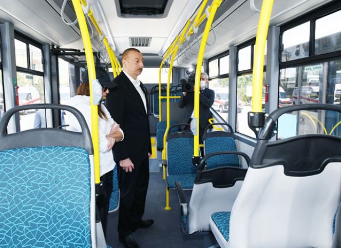 Prezident Şamaxının yeni avtobuslarını yoxladı
