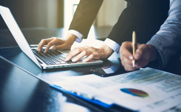 Sığorta şirkəti ləğv olunduğunu elan edir