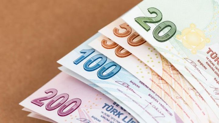 Türk lirəsi 10% bahalaşıb