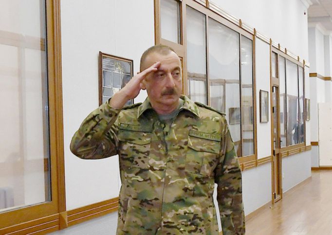 Prezident müharibə ilə əlaqədar vəzifəli şəxslərə səsləndi