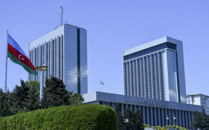 Vəng kəndinin Çinarlı adlandırılmasına dair qanun qəbul edilib