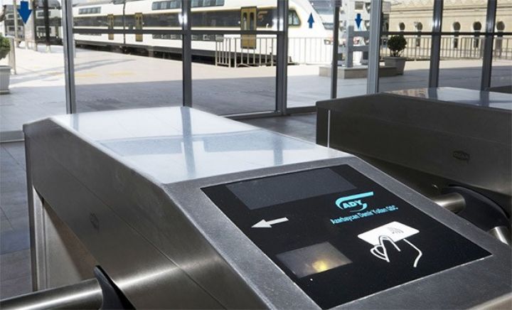 Dəmir yolu nəqliyyatında gediş haqqı bank kartı ilə ödəniləcək