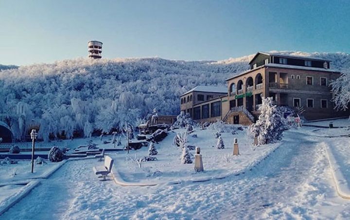 Daha bir istirahət mərkəzindən şikayət - “4 uşaqla soyuqda qaldıq”