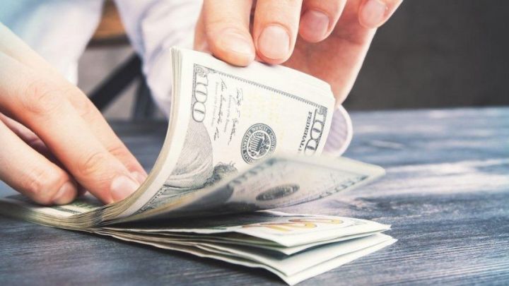 "Neftin qiyməti düşsə, valyuta ehtiyatlarını itirməmək üçün Manatı ucuzlaşdıracaqlar"