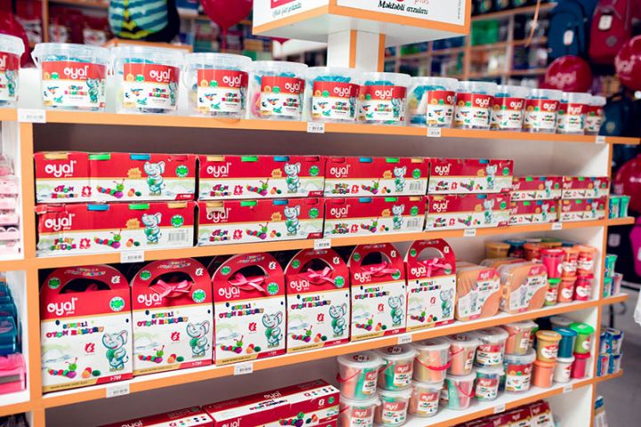 Məktəb ləvazimatlarının “Topdan qiymətinə pərakəndə” satıldığı ünvanlar