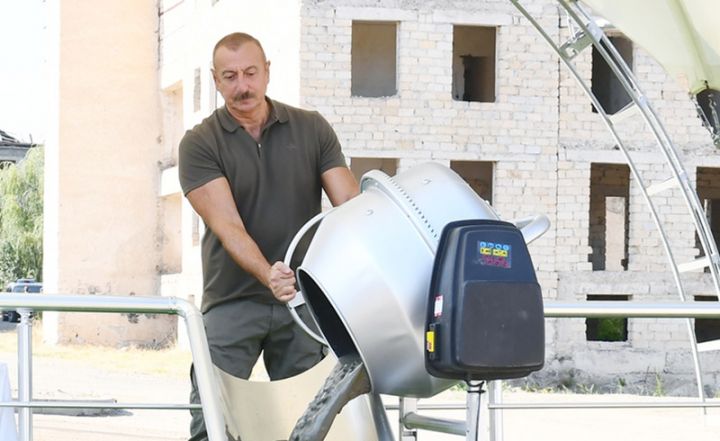 Prezident liseyin təməlini qoydu