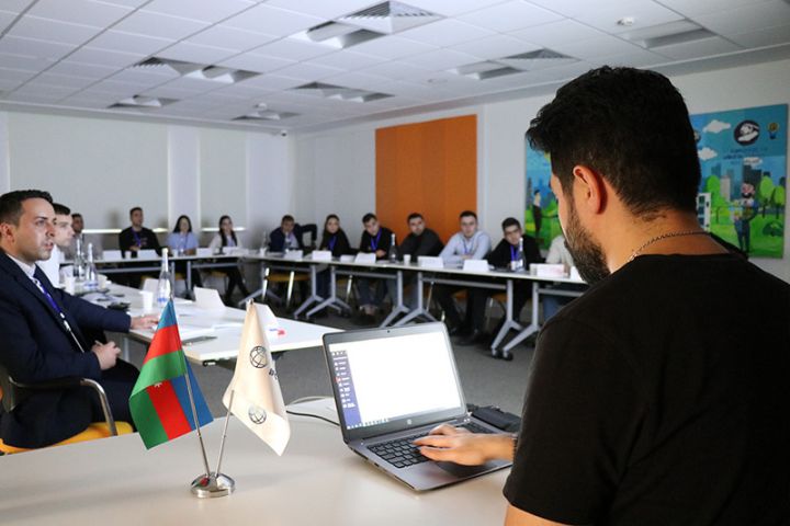 Riteyl Bankirlər Məktəbi fəaliyyətə başladı