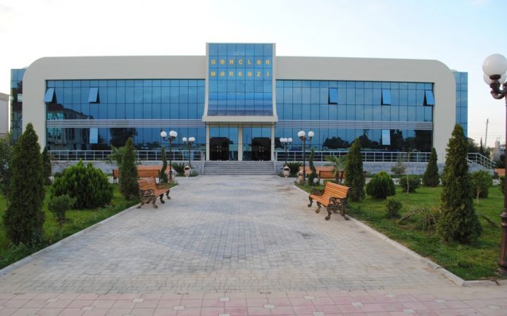 Direktor rüşvətə görə həbs edildi