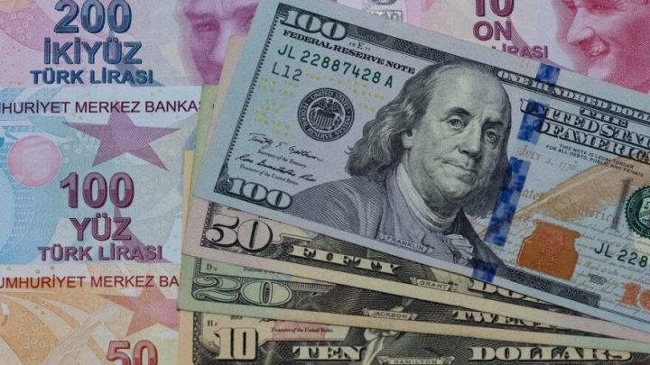 Dollar/TL məzənnəsi 7-dən aşağı düşdü