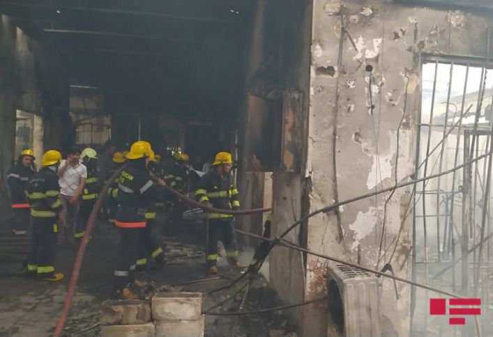 Bərdədə bazarda yanğın!