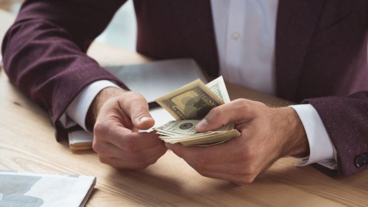 Azərbaycan aviaşirkəti istiqrazlar satmaqla 10 milyon dollar borc alır - HƏRRACIN TARİXİ